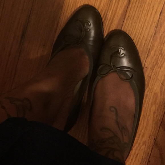 COPY - 💯Authentic CHANEL Flats - Picture 4 of 4